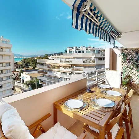 Terrasse Avec Apercu Mer, Piscine, A 200m Канны
