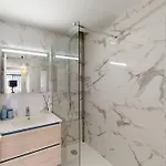 Apartament Terrasse Avec Apercu Mer, Piscine, A 200m Cannes